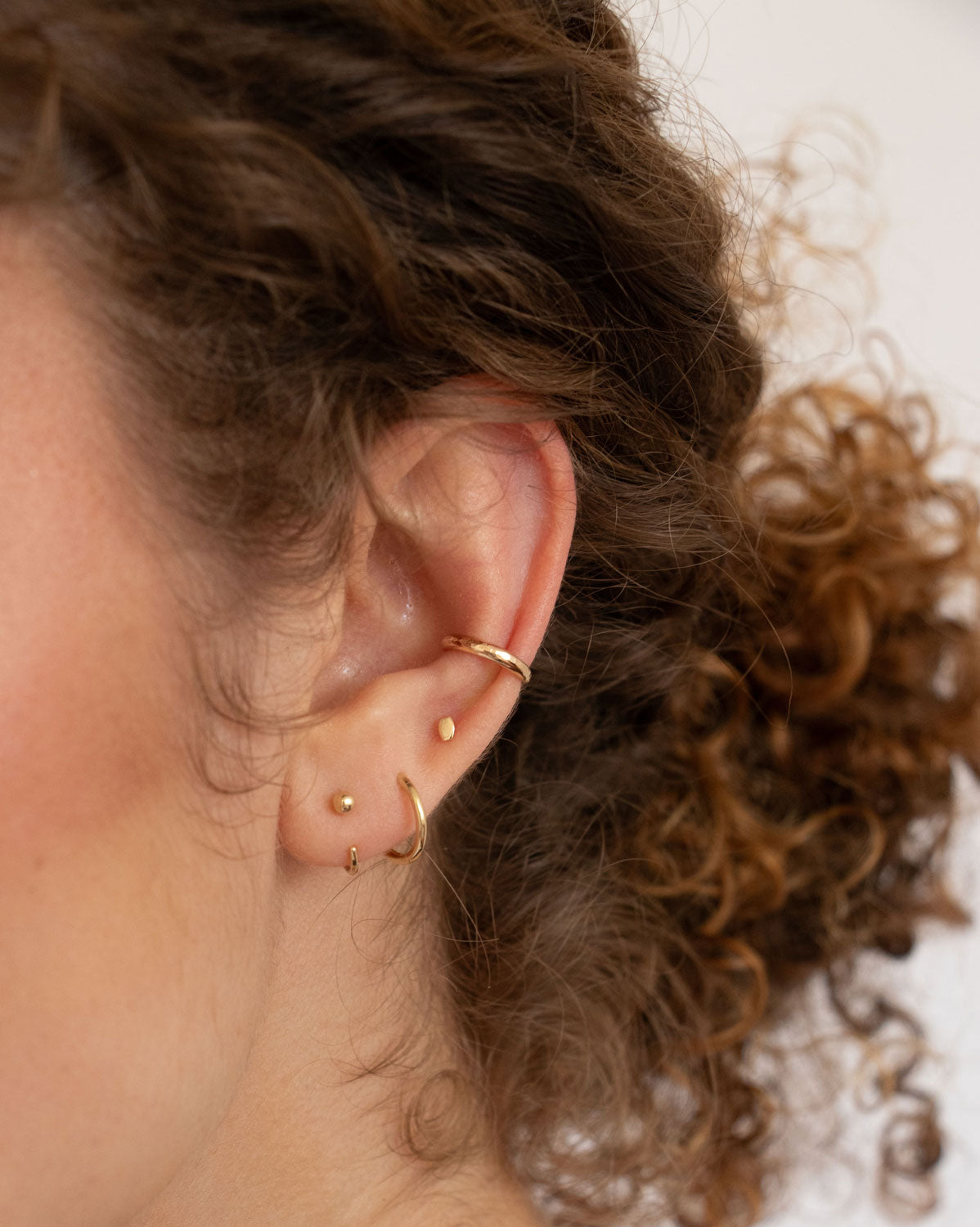 (Single) Ball Reverse Hoop