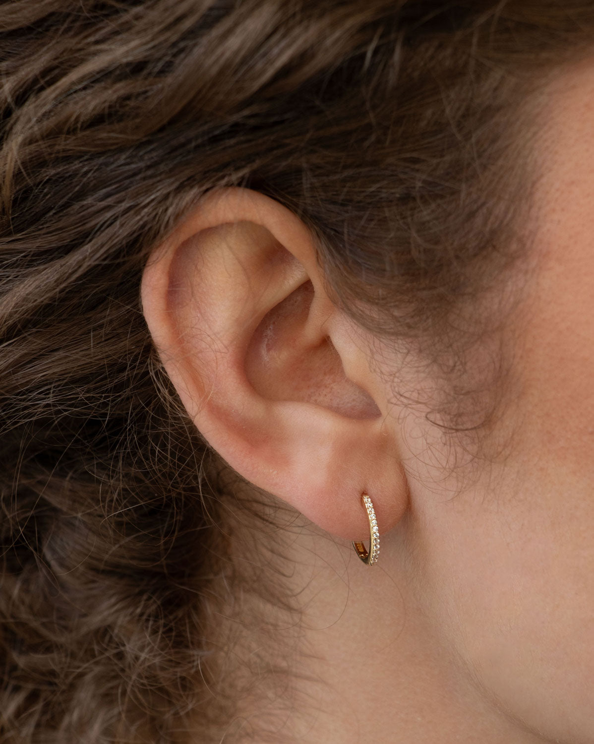 (Single) Crystal Huggie