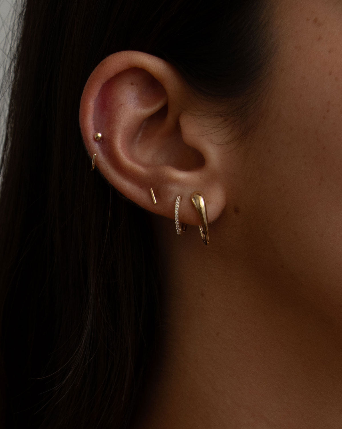 (Single) Crystal Huggie