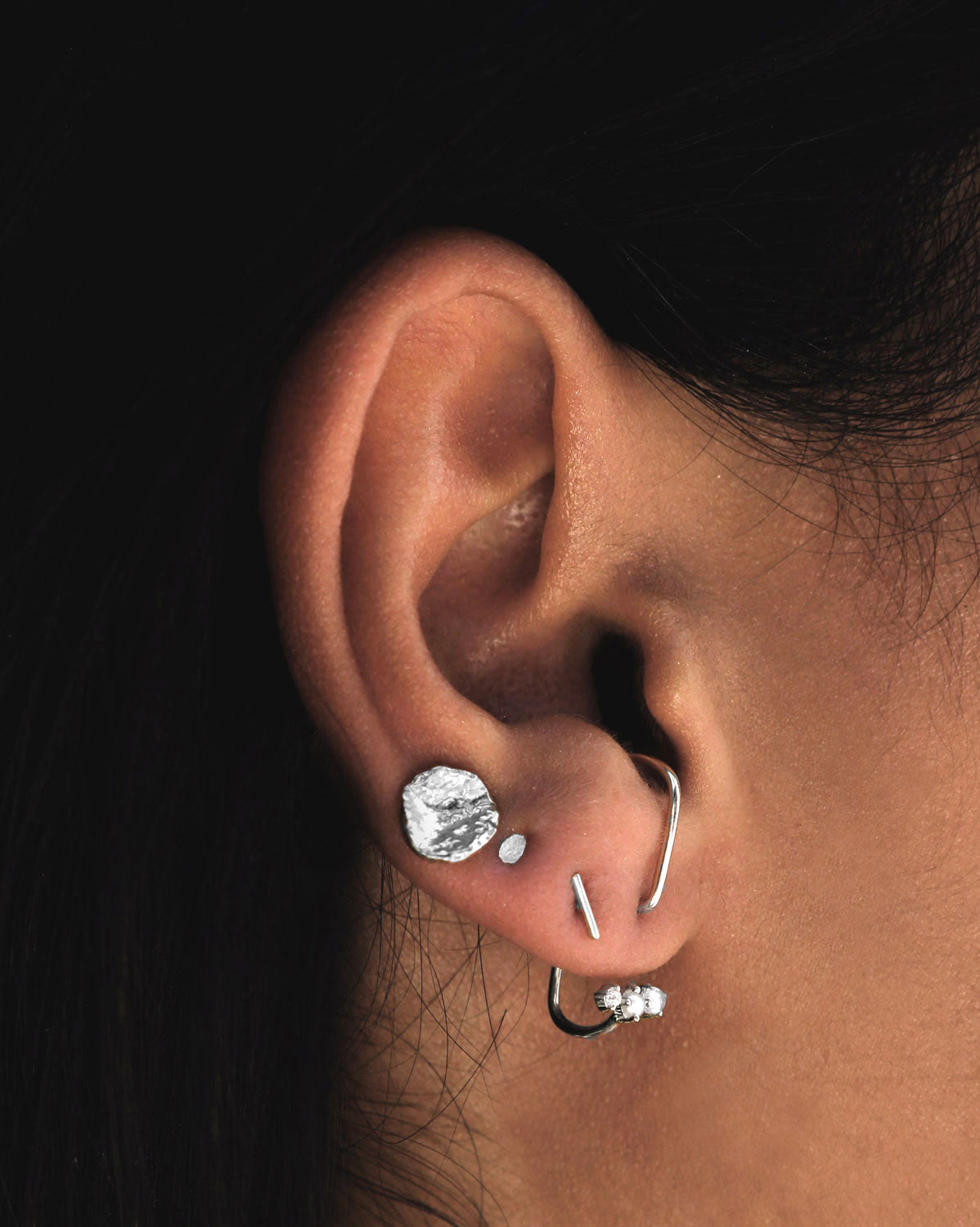 (Single) Molten Circle Stud