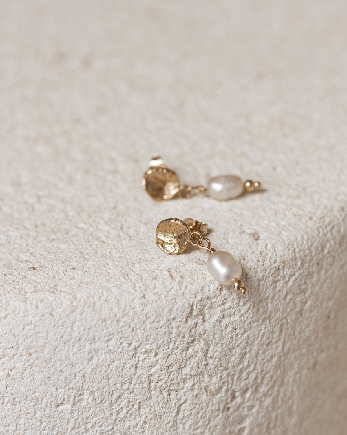 (Pair) Pearl Dew Drop Earrings